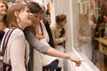 Retail footfall falters but conversion rate grows in September, says Ipsos