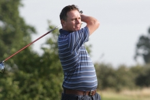 Golf competition raises £8500 for industry charity